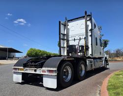 2022 Freightliner Cascadia 126 WHITE