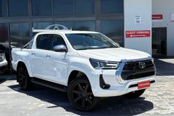 2021 Toyota Hilux SR5