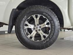 2012 Nissan Navara ST-X