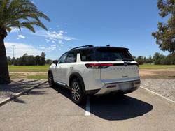 2024 Nissan Pathfinder Ti-L