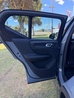 2021 Volvo XC40 T5 R-Design