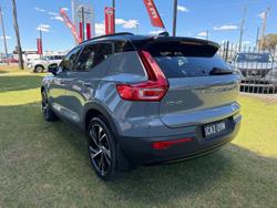 2021 Volvo XC40 T5 R-Design
