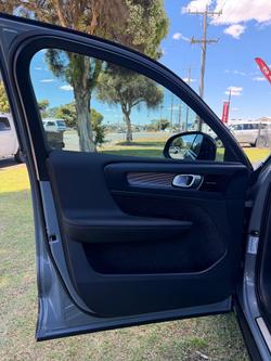 2021 Volvo XC40 T5 R-Design