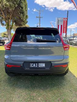 2021 Volvo XC40 T5 R-Design