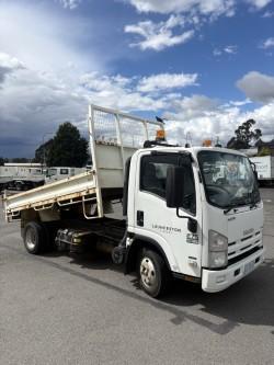 2011 Isuzu Npr White