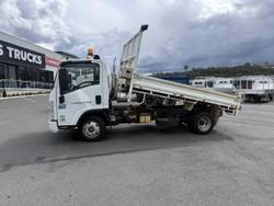 2011 Isuzu Npr White