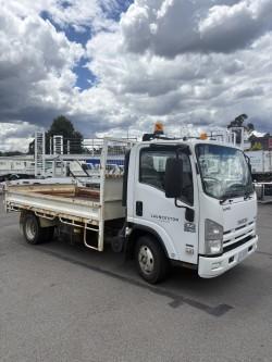 2011 Isuzu Npr White