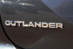 2023 Mitsubishi Outlander ES ZM MY24 Graphite Grey