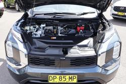 2023 Mitsubishi Outlander ES