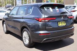 2023 Mitsubishi Outlander ES