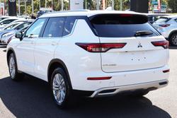 2023 Mitsubishi Outlander ES