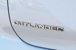 2023 Mitsubishi Outlander ES