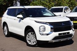 2023 Mitsubishi Outlander ES