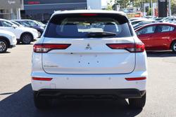 2023 Mitsubishi Outlander ES ZM MY23 White