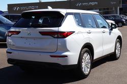 2023 Mitsubishi Outlander ES ZM MY23 White