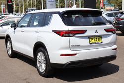 2023 Mitsubishi Outlander ES ZM MY23 White