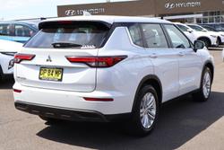 2023 Mitsubishi Outlander ES ZM MY23 White
