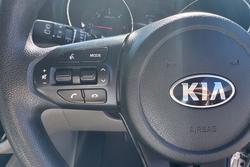 2020 Kia Carnival S