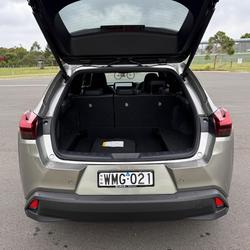 2025 Lexus UX 300h Luxury