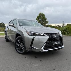2025 Lexus UX 300h Luxury
