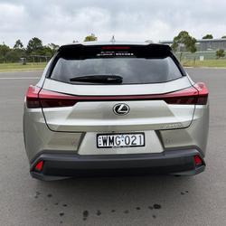 2025 Lexus UX 300h Luxury