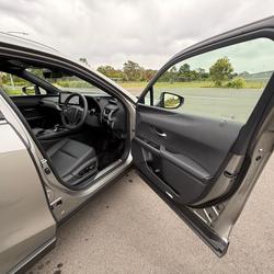 2025 Lexus UX 300h Luxury