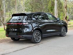 2025 Leapmotor B10 Design LR