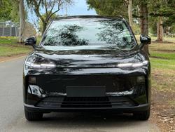 2025 Leapmotor B10 Design LR