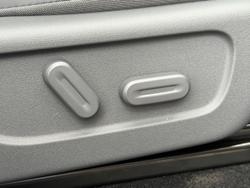 2025 Leapmotor B10 Design LR