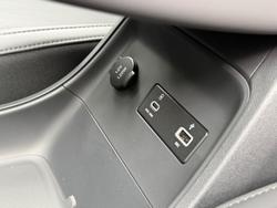 2025 Leapmotor B10 Design LR