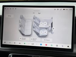 2025 Leapmotor B10 Design LR