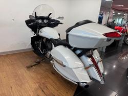 2011 Victory CROSS COUNTRY WHITE
