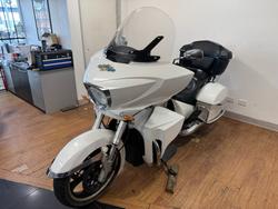 2011 Victory CROSS COUNTRY WHITE