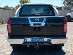2009 Nissan Navara ST-X D40 4x2 Cosmic Black