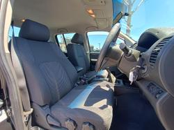 2009 Nissan Navara ST-X D40 4x2 Cosmic Black