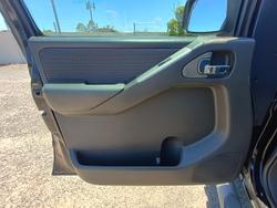 2009 Nissan Navara ST-X D40 4x2 Cosmic Black