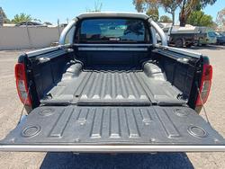 2009 Nissan Navara ST-X D40 4x2 Cosmic Black