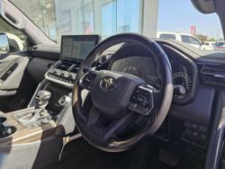 2023 Toyota Landcruiser VX