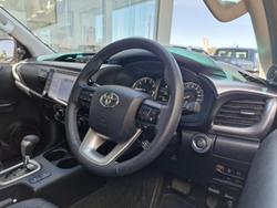 2021 Toyota Hilux SR5