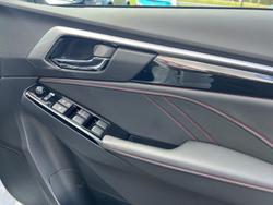 2025 Isuzu MU-X X-TERRAIN MY25 4X4 Dual Range Moonstone White