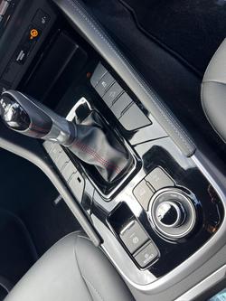 2025 Isuzu MU-X X-TERRAIN MY25 4X4 Dual Range Moonstone White