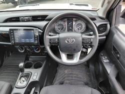 2022 Toyota Hilux SR