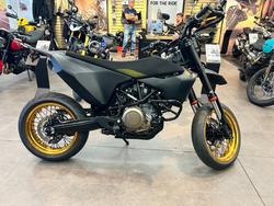 Husqvarna 701 Supermoto