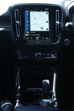 2021 Volvo XC40 T5 R-Design