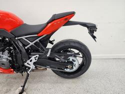 2025 Suzuki GSX-8R (GSX800FRQ) Orange