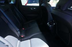 2022 Volvo XC60 B5 Inscription