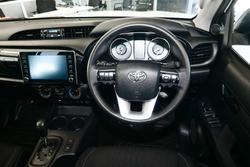 2023 Toyota Hilux SR