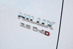 2023 Toyota Hilux SR