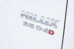 2023 Toyota Hilux SR