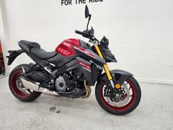 2025 Suzuki GSX-S1000 Red